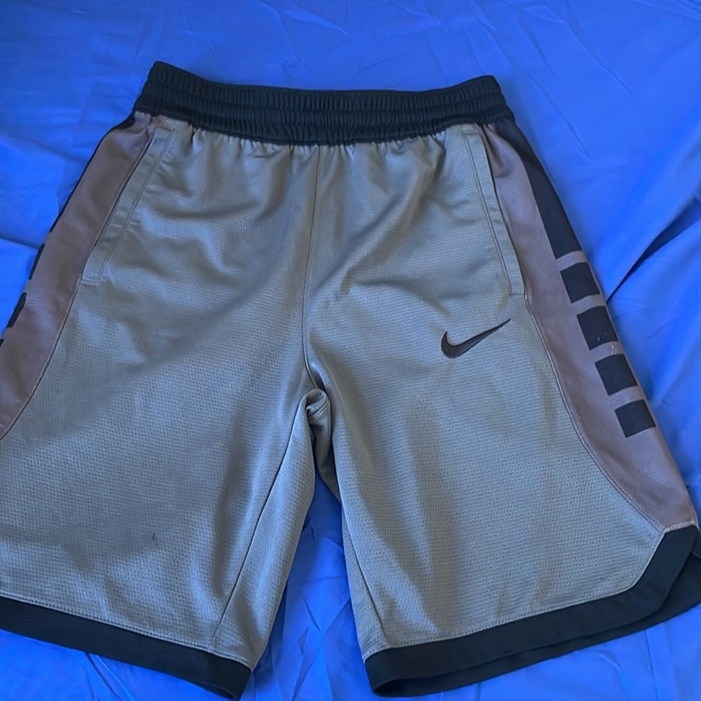 Nike kids L shorts - Picture 6 of 6